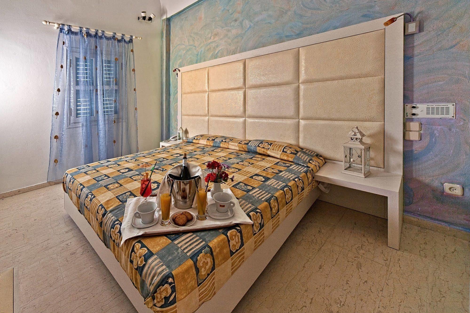 Sellada Apartments Kamári Kültér fotó